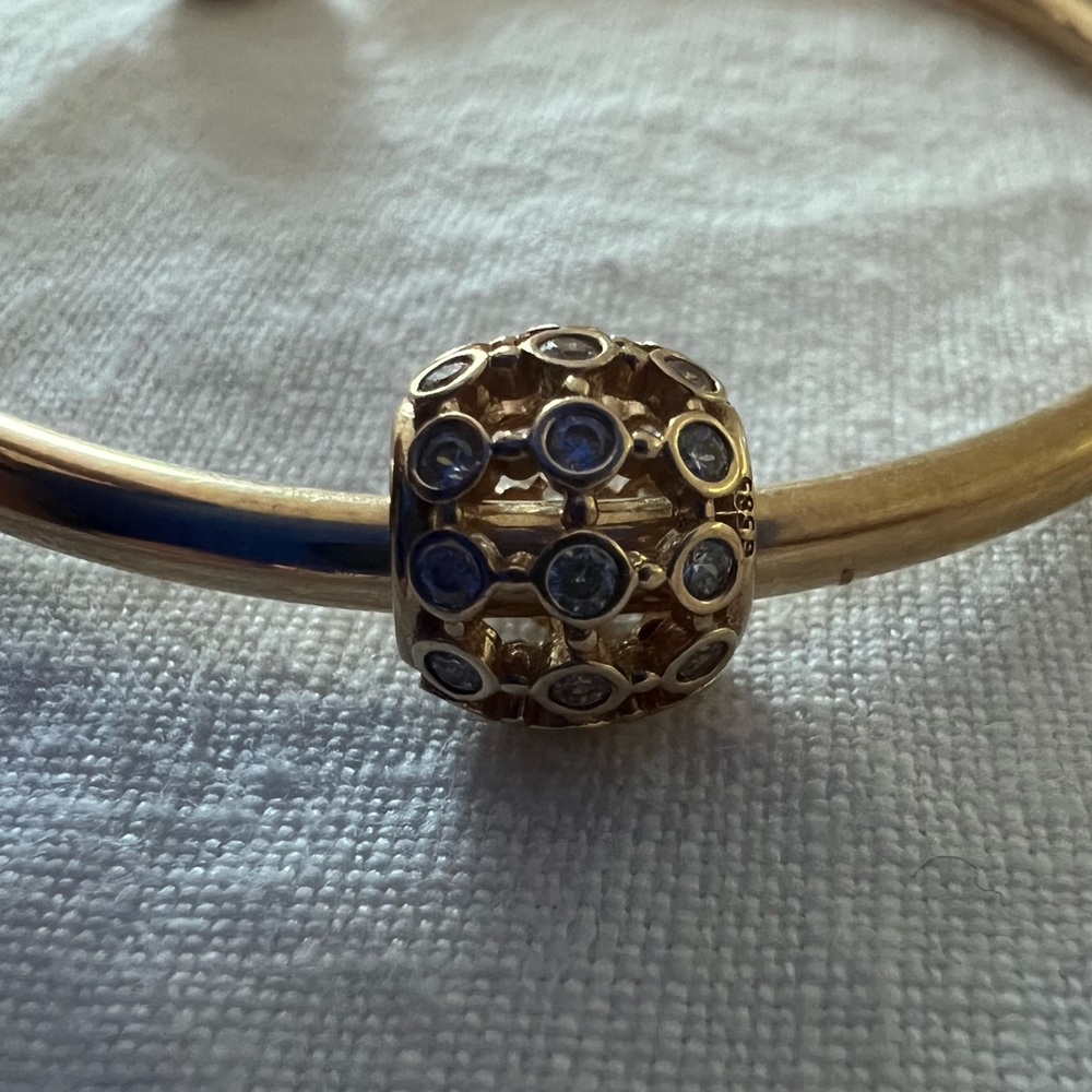 Pandora 14kt Bezel Set CZ Stone retired charm- called In The Spotlight